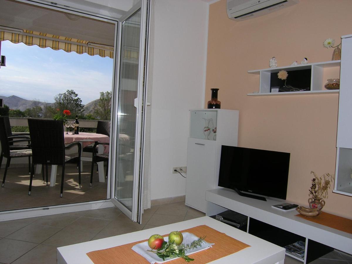 Apartments Biljana For Relaxing Holidays In Baska Buitenkant foto