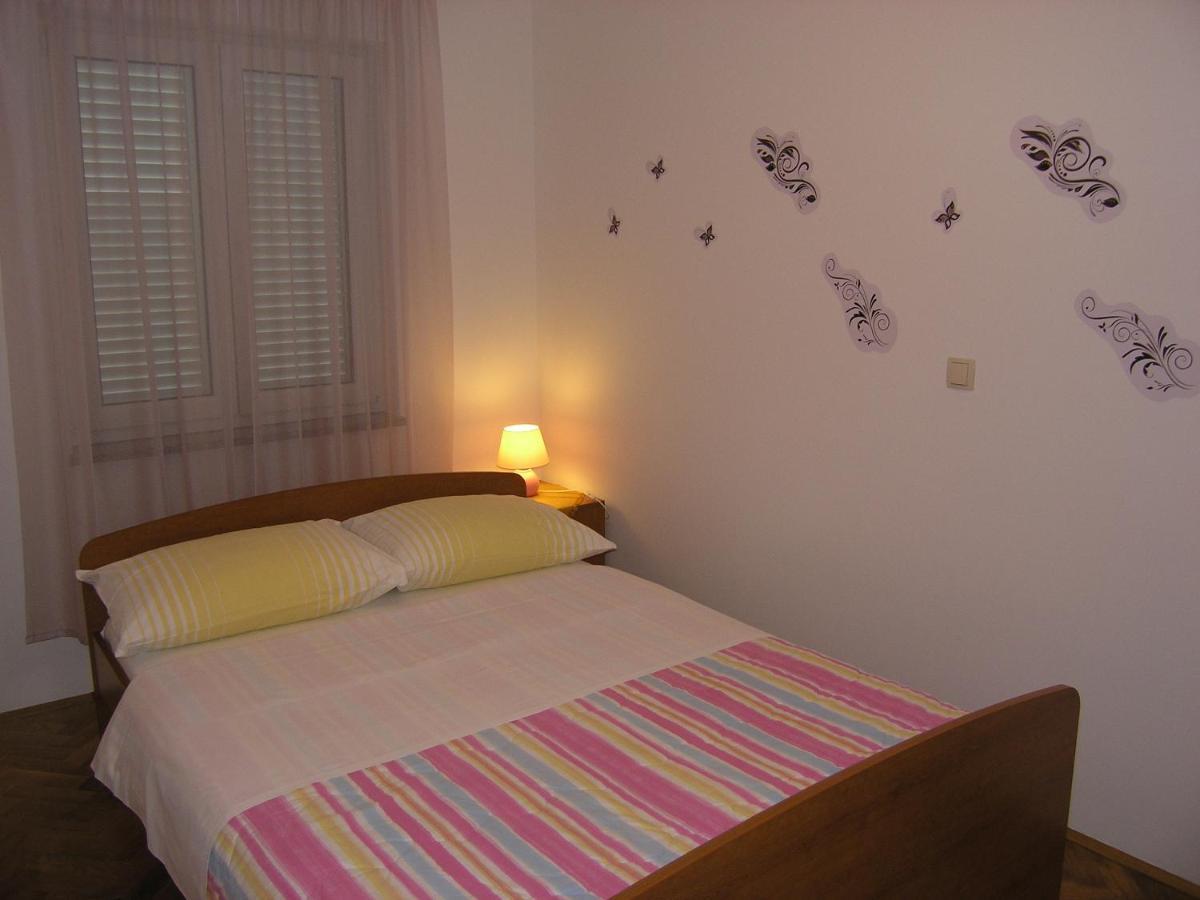 Apartments Biljana For Relaxing Holidays In Baska Buitenkant foto